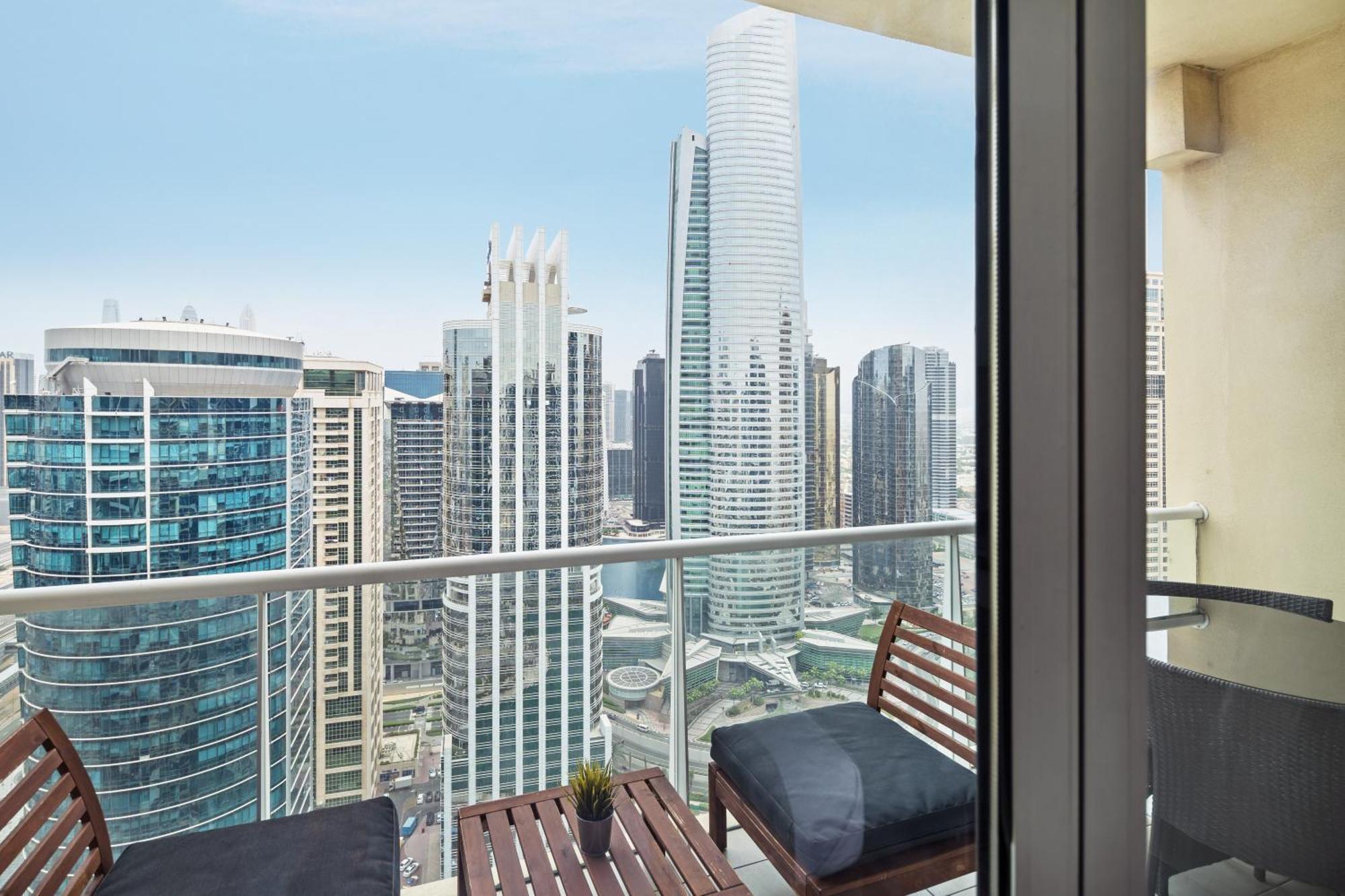 La Buena Vida: Panoramic Lake View Condo Near Dubai JLT Metro Exterior photo