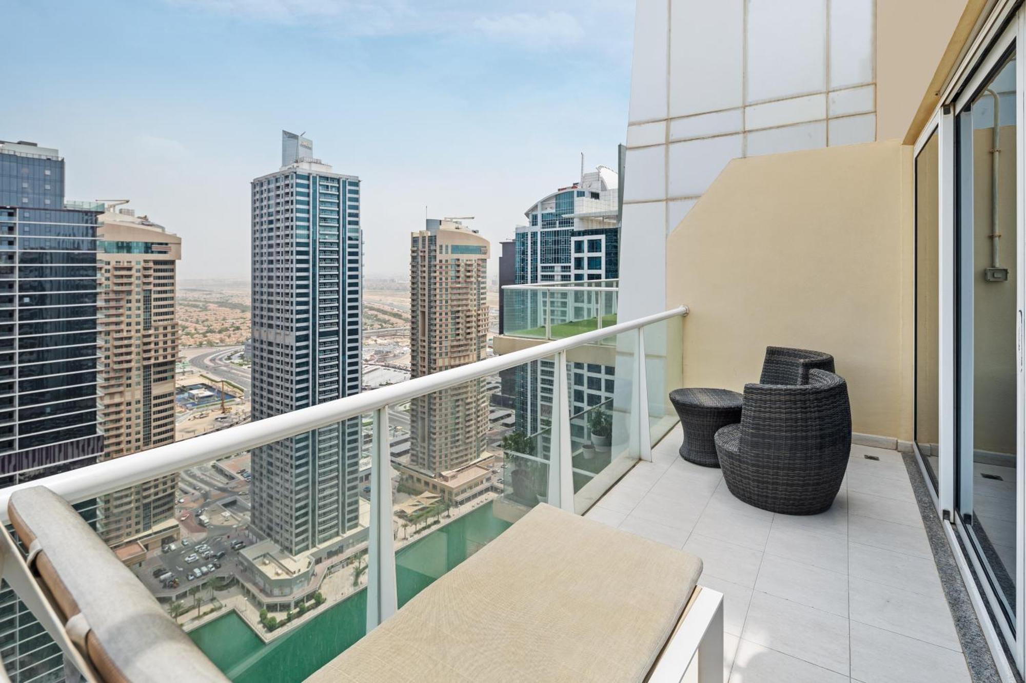 La Buena Vida: Panoramic Lake View Condo Near Dubai JLT Metro Exterior photo