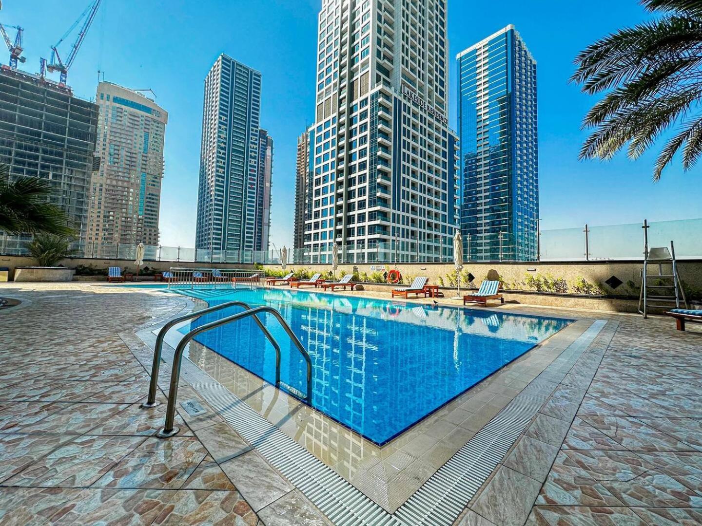 La Buena Vida: Panoramic Lake View Condo Near Dubai JLT Metro Exterior photo